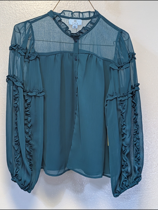 CeCe Tops - CeCe Solid Ruffled Sleeve Button-Down Blouse Women's Size M